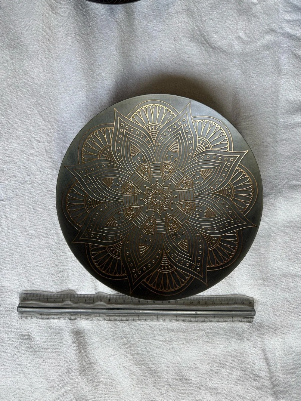 Decorative Metal Wall decor Set - Gold Accents on Dark Base